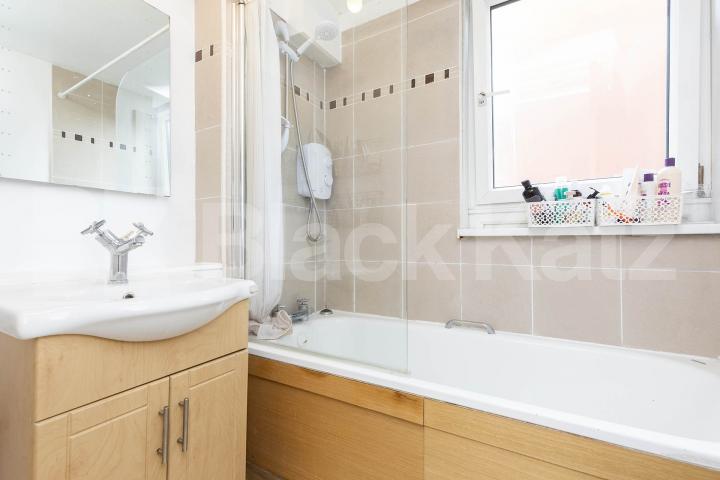 Spacious split level three bedroom flat set within a small purpose built block Crayford Road, Holloway